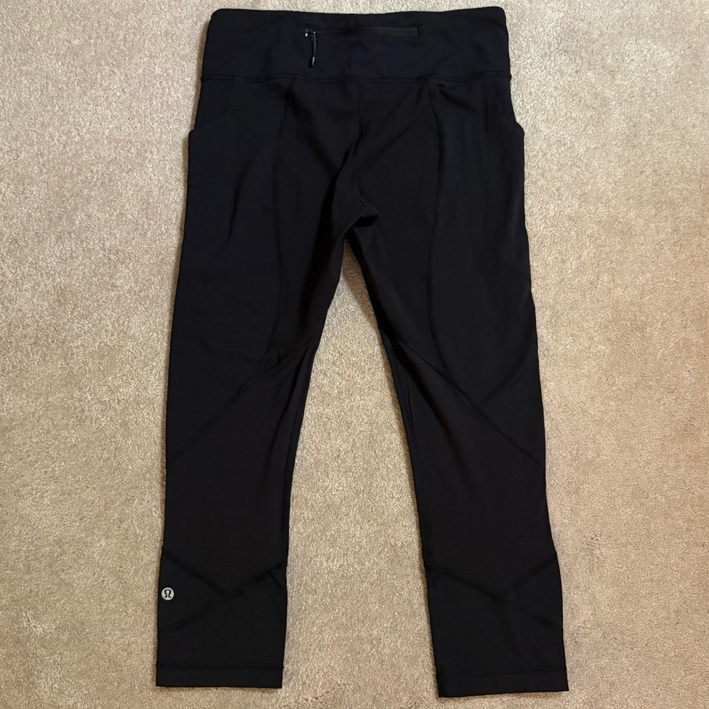 NWOT - Lululemon Cropped Leggings
